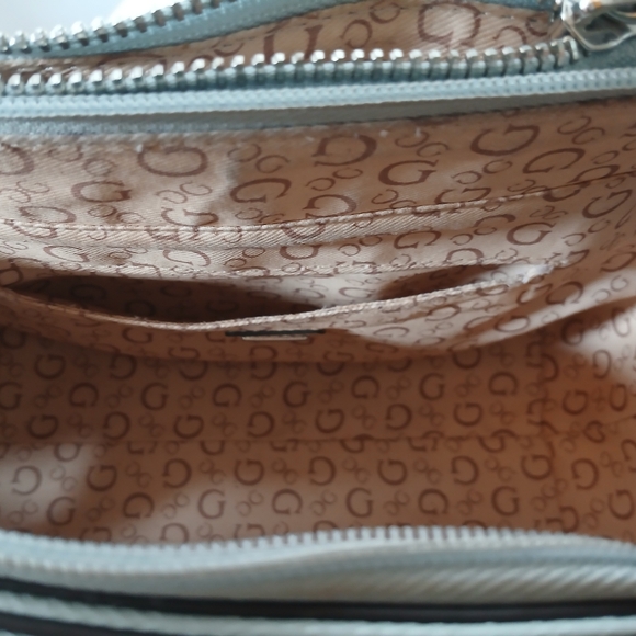 Guess Crossbody Purse - Picture 4 of 5